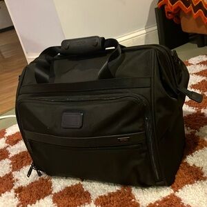Tumi doctor bag with shoe compartment